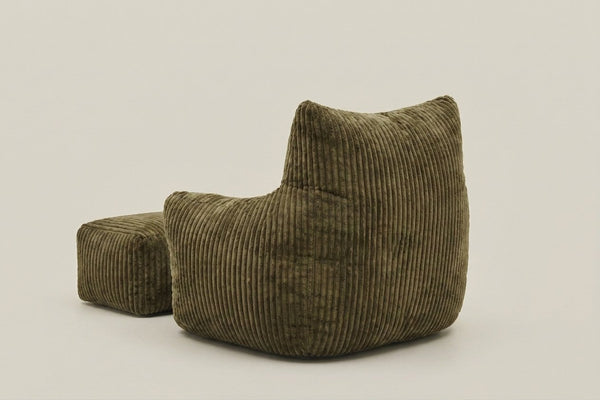 Pola kaki avec ottoman, vue de dos