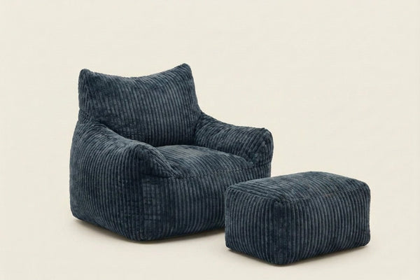 Pola bleu nuit avec ottoman, vue de trois-quarts