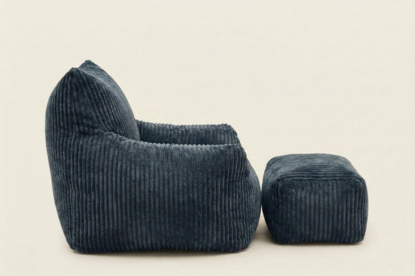 Pola bleu nuit avec ottoman, vue de profil